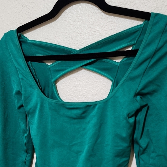 Anthropologie Green Fitted Cut-Out Bodysuit - Picture 3 of 8